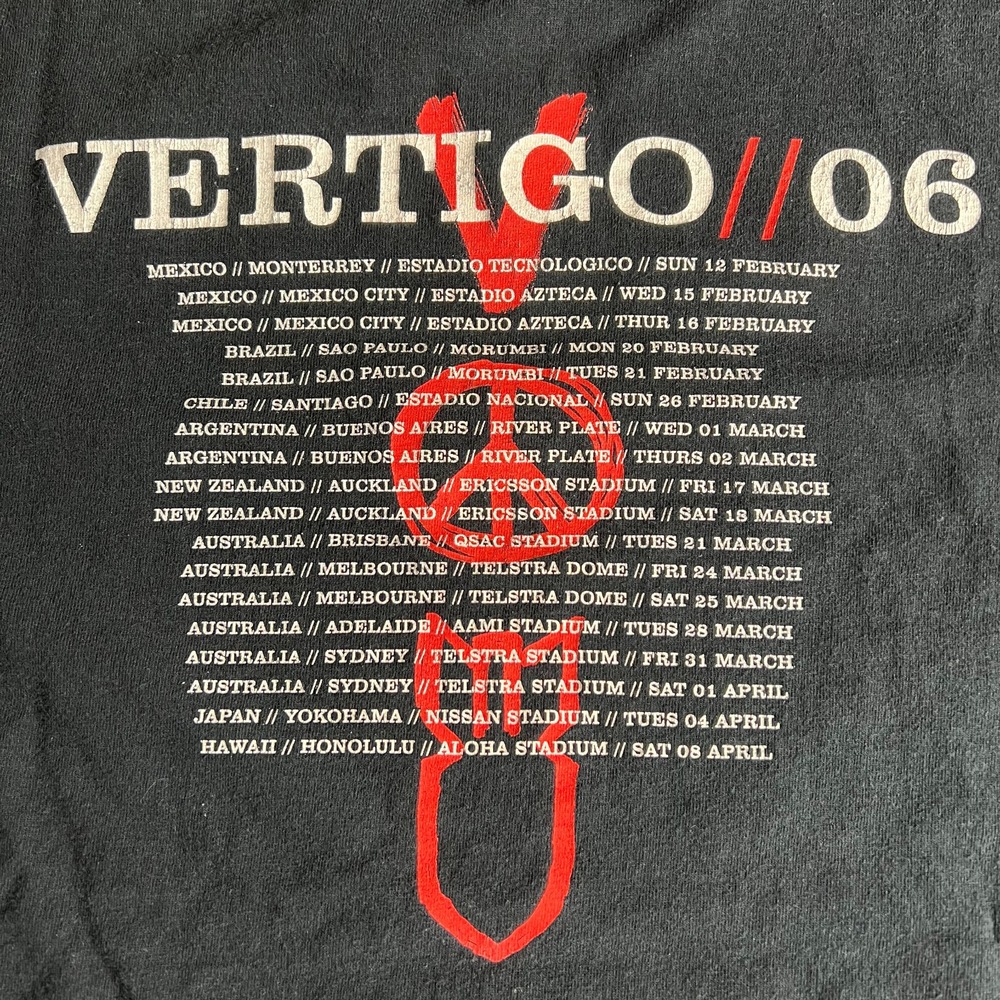 U2 Vertigo Tour T Shirt Mens Small 2006 Rock‎ Music Bono The Edge Peace SIgn - Picture 4 of 9
